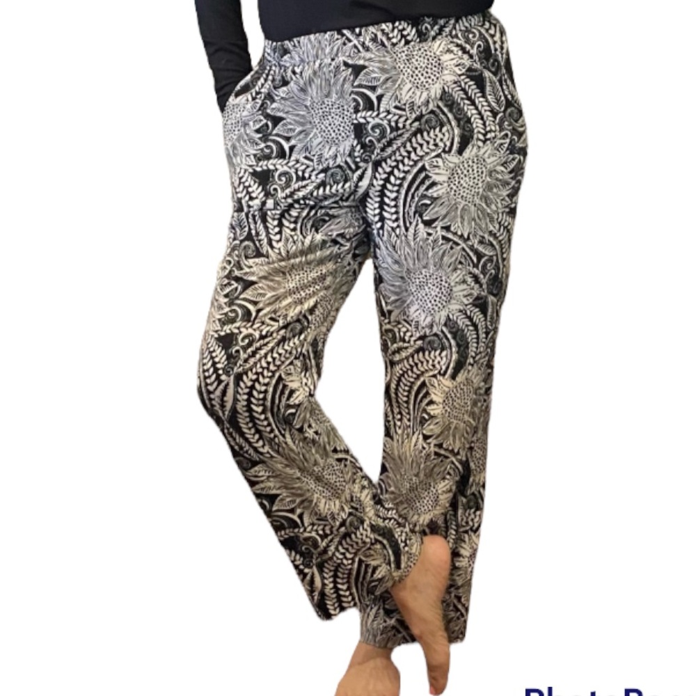 Chico’s pull on black and white, Botanical Sketch Drape Wide-Leg Pant 570287727